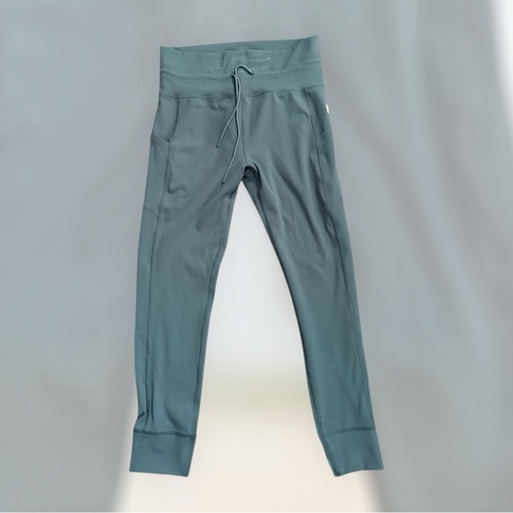 Vuori Pants - Vuori Daily Leggings W/ pockets